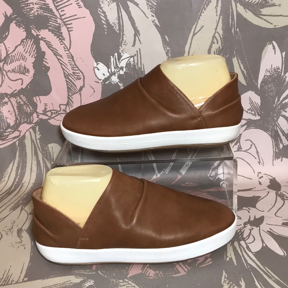 Beek Jay Slouchy Leather Slip On Shoes Sneakers Size 8 US